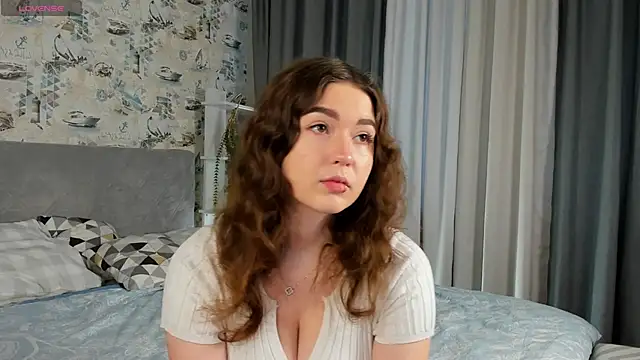 Snapshot of Velvetworld chatting on February 13, 2025, 6:20 am Velvetworld online show from February 13, 2025, 6:20 am