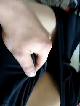 Snapshot of flo000031 chatting on March 10, 2025, 12:49 pm flo000031 online show from March 10, 2025, 12:49 pm