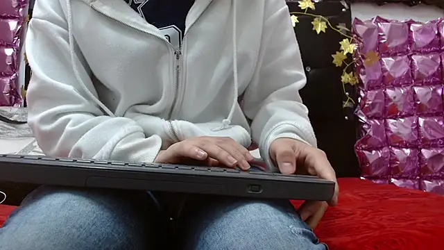 poisondost hot online show from September 28, 2025, 12:34 pm