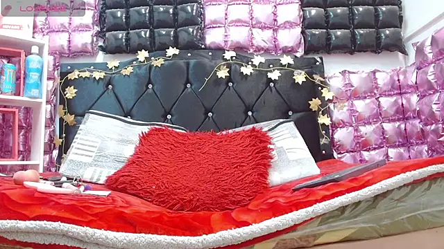 poisondost hot online show from November 30, 2025, 4:52 pm