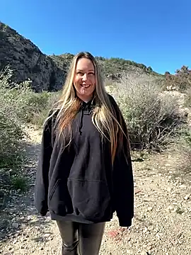 Snapshot of Mona_Plus chatting on February 25, 2026, 10:15 am Mona Plus online show from February 25, 2026, 10:15 am