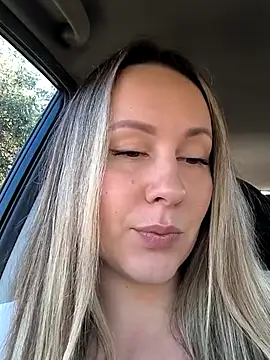 Snapshot of Mona_Plus chatting on February 9, 2026, 8:45 am Mona Plus online show from February 9, 2026, 8:45 am