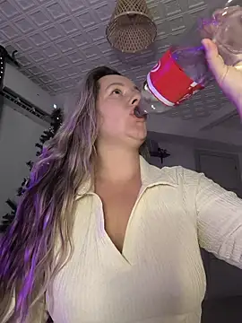 Snapshot of Mona_Plus chatting on January 7, 2026, 6:07 am Mona Plus online show from January 7, 2026, 6:07 am