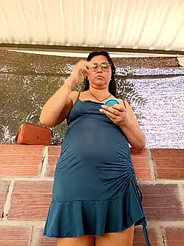Snapshot of promiscuous-indecent-momm chatting on April 5, 2026, 3:40 pm promiscuous-indecent-momm online show from April 5, 2026, 3:40 pm