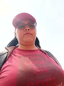 Snapshot of promiscuous-indecent-momm chatting on April 13, 2026, 3:05 pm promiscuous-indecent-momm online show from April 13, 2026, 3:05 pm