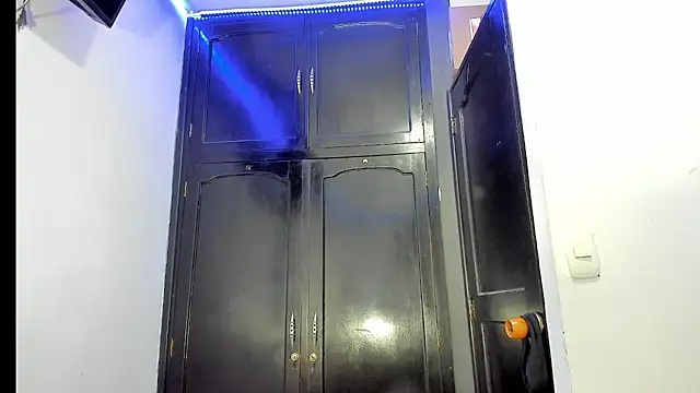 Dollcatalina online show from March 1, 2025, 6:35 am