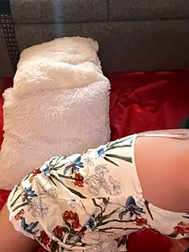 ZafiroKlein online show from September 27, 2025, 9:32 pm