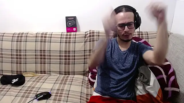 cholitohermoso online show from April 8, 2026, 2:51 pm