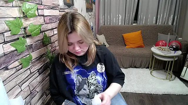 Snapshot of Finna_39 chatting on February 12, 2025, 7:56 pm Finna 39 online show from February 12, 2025, 7:56 pm