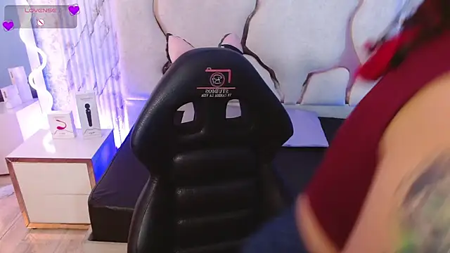 Snapshot of kristen_tay chatting on December 23, 2025, 3:28 am kristen tay online show from December 23, 2025, 3:28 am