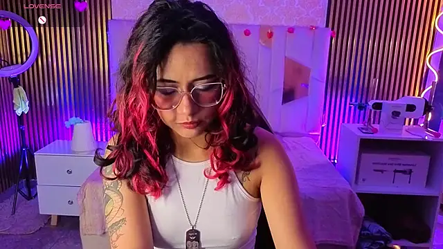 kristen tay online show from April 10, 2026, 3:02 am