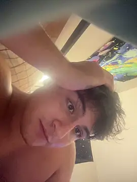 Snapshot of danyh2023 chatting on February 12, 2025, 7:13 am danyh2023 online show from February 12, 2025, 7:13 am