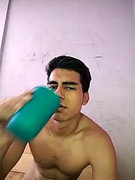 Snapshot of jose2004A- chatting on March 21, 2025, 5:12 pm jose2004A- online show from March 21, 2025, 5:12 pm