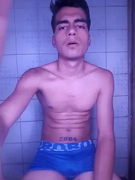 Snapshot of jose2004A- chatting on March 7, 2025, 4:35 am jose2004A- online show from March 7, 2025, 4:35 am