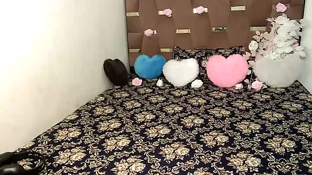 megancatluna online show from October 22, 2025, 5:40 am