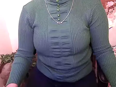 megancatluna online show from November 18, 2025, 4:27 am