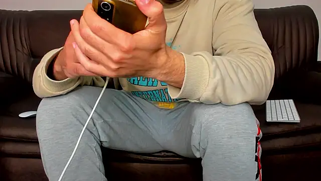 sexyhotmusclesforyou1 online show from March 17, 2025, 10:29 pm