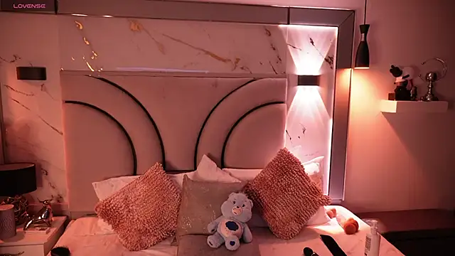 Julieta priv online show from April 20, 2026, 2:40 pm