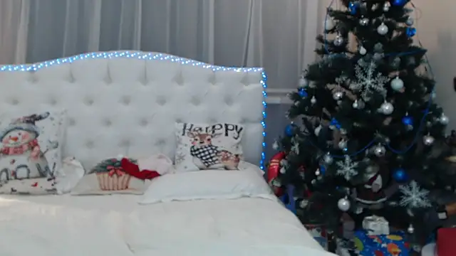 Snapshot of TessaDaybreak chatting on January 14, 2026, 6:55 pm TessaDaybreak online show from January 14, 2026, 6:55 pm