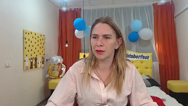 TessaDaybreak online show from September 26, 2025, 6:20 am