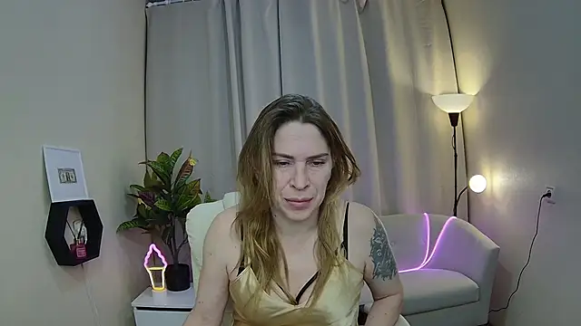 Snapshot of TessaDaybreak chatting on March 11, 2026, 9:03 am TessaDaybreak online show from March 11, 2026, 9:03 am