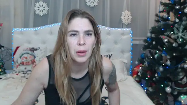 Snapshot of TessaDaybreak chatting on January 9, 2026, 7:43 pm TessaDaybreak online show from January 9, 2026, 7:43 pm