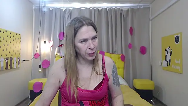 Snapshot of TessaDaybreak chatting on April 7, 2026, 7:10 am TessaDaybreak online show from April 7, 2026, 7:10 am