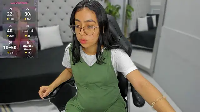 lucelly 15 online show from February 4, 2026, 11:38 am