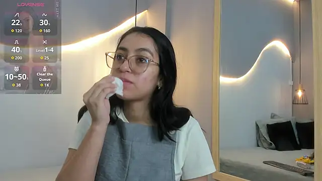 lucelly 15 online show from January 14, 2026, 11:47 am