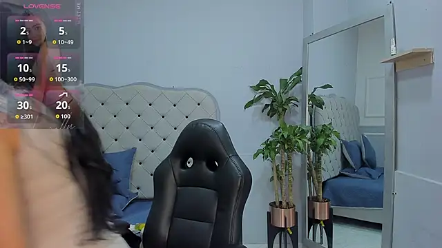 lucelly 15 online show from February 10, 2026, 11:53 am