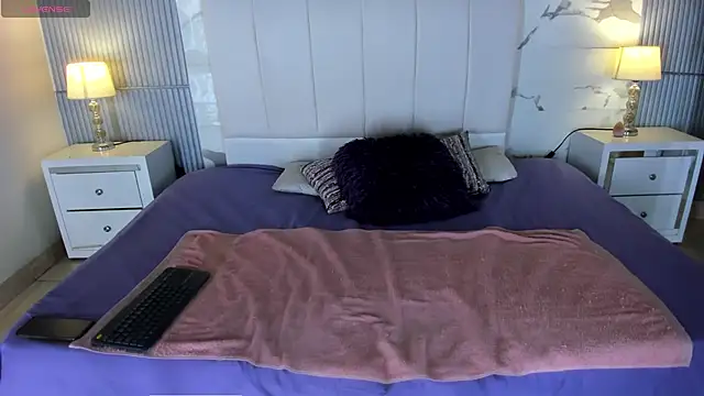 Snapshot of JanickBaker chatting on September 30, 2025, 12:00 pm JanickBaker online show from September 30, 2025, 12:00 pm