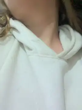  ivyginger online show from December 5, 2025, 3:49 am