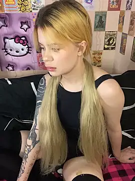 Snapshot of ucutebb chatting on February 13, 2025, 8:13 pm ucutebb online show from February 13, 2025, 8:13 pm