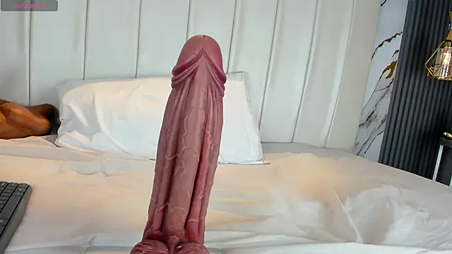 EvaMillins online show from December 3, 2025, 4:24 am