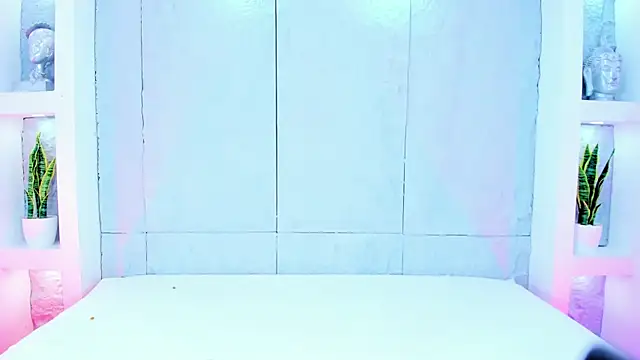 MiaMistrex online show from October 7, 2025, 4:13 am