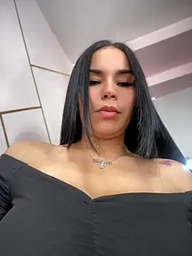 Snapshot of Naatalia chatting on July 4, 2026, 8:02 pm Naatalia online show from July 4, 2026, 8:02 pm