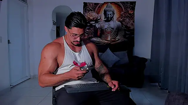 Valentino Dosantos  online show from October 10, 2025, 8:20 pm