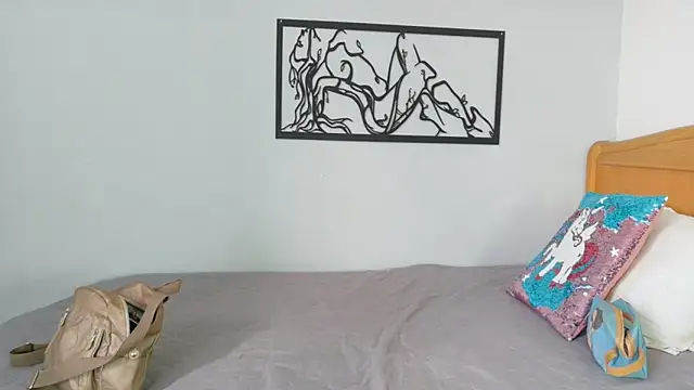 Snapshot of karina-lopez chatting on December 15, 2025, 2:01 pm karina-lopez online show from December 15, 2025, 2:01 pm