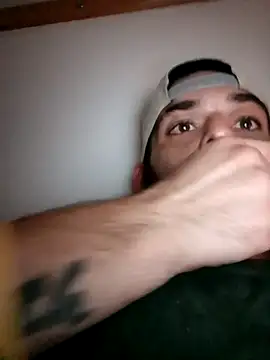 Snapshot of Duhon2317 chatting on February 13, 2026, 10:10 pm Duhon2317 online show from February 13, 2026, 10:10 pm