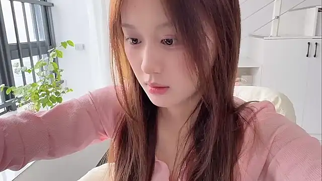 Snapshot of Cassie-20 chatting on October 28, 2025, 2:12 am Cassie-20 online show from October 28, 2025, 2:12 am