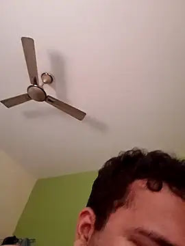 Snapshot of susthovai chatting on September 18, 2025, 11:24 am susthovai online show from September 18, 2025, 11:24 am