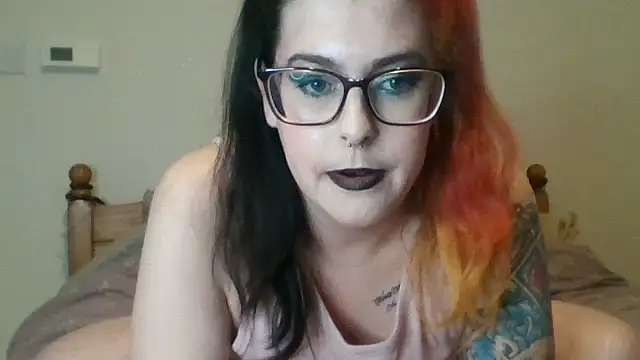 Snapshot of Tattooedlady_0626 chatting on February 17, 2025, 9:00 pm Tattooedlady 0626 online show from February 17, 2025, 9:00 pm