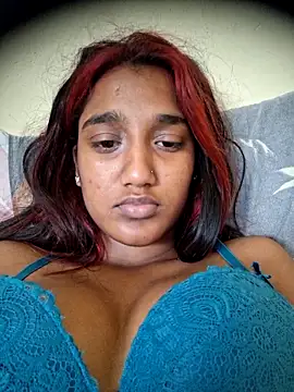 Snapshot of indianpink_lips chatting on December 14, 2025, 12:22 pm indianpink lips online show from December 14, 2025, 12:22 pm