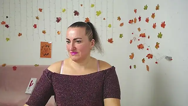 Snapshot of DianaMGG chatting on November 22, 2025, 6:29 pm DianaMGG online show from November 22, 2025, 6:29 pm