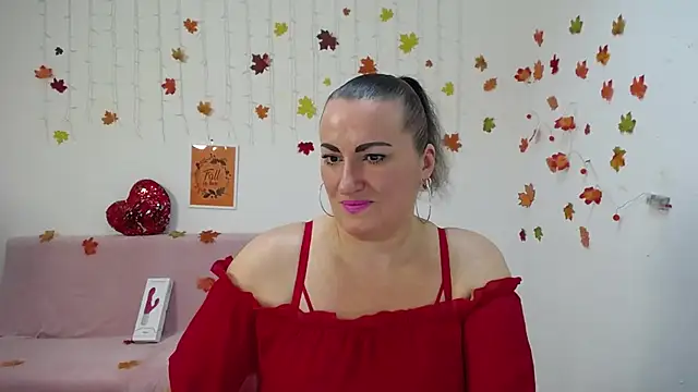 Snapshot of DianaMGG chatting on November 18, 2025, 6:17 am DianaMGG online show from November 18, 2025, 6:17 am