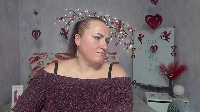 DianaMGG online show from February 10, 2026, 7:29 am