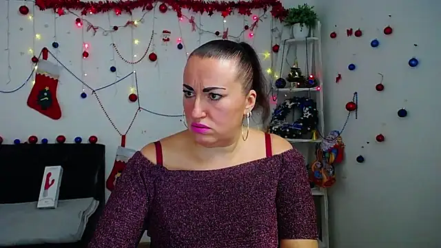 Snapshot of DianaMGG chatting on December 5, 2025, 7:12 pm DianaMGG online show from December 5, 2025, 7:12 pm