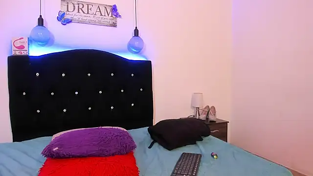 Melany  dreams online show from February 20, 2025, 4:25 pm