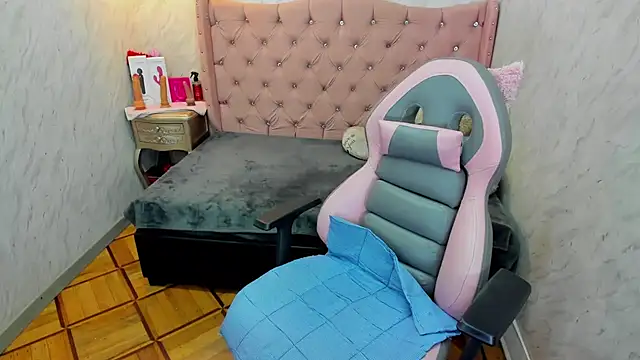 Lianngrace online show from February 17, 2026, 2:25 pm