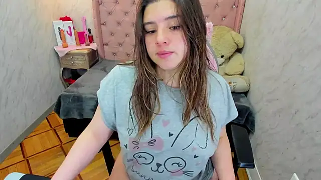 Lianngrace online show from March 19, 2026, 2:17 pm